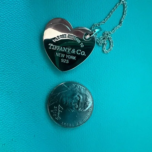 🌸🌸 Authentic Tiffany & Co. Return to Tiffany Double Heart Pendant
